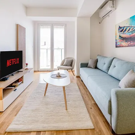 Private Near & Old Town Fast Wifi Apartment *